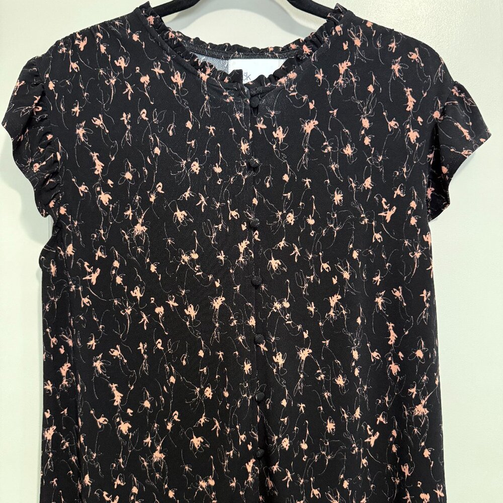 Nordstrom Rack Women's Medium Black and Pink Pattern Blouse